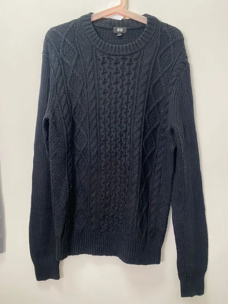 Uniqlo Casual Sweater Wanita black photo 1