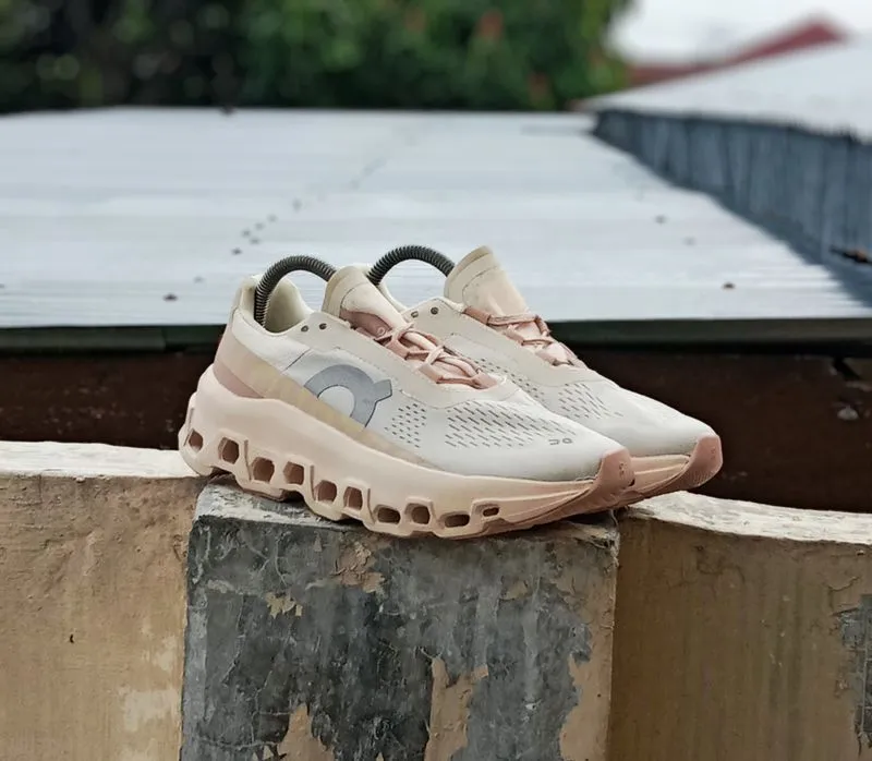 Sportswear Casual Sneakers Pria cream photo 1