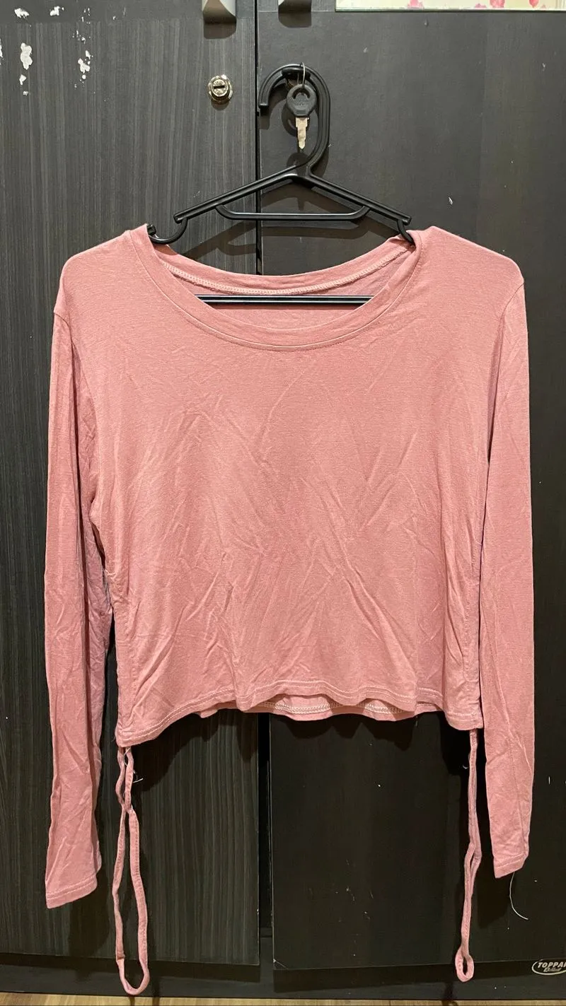 Baju crop top lengan panjang,warna pink photo 1