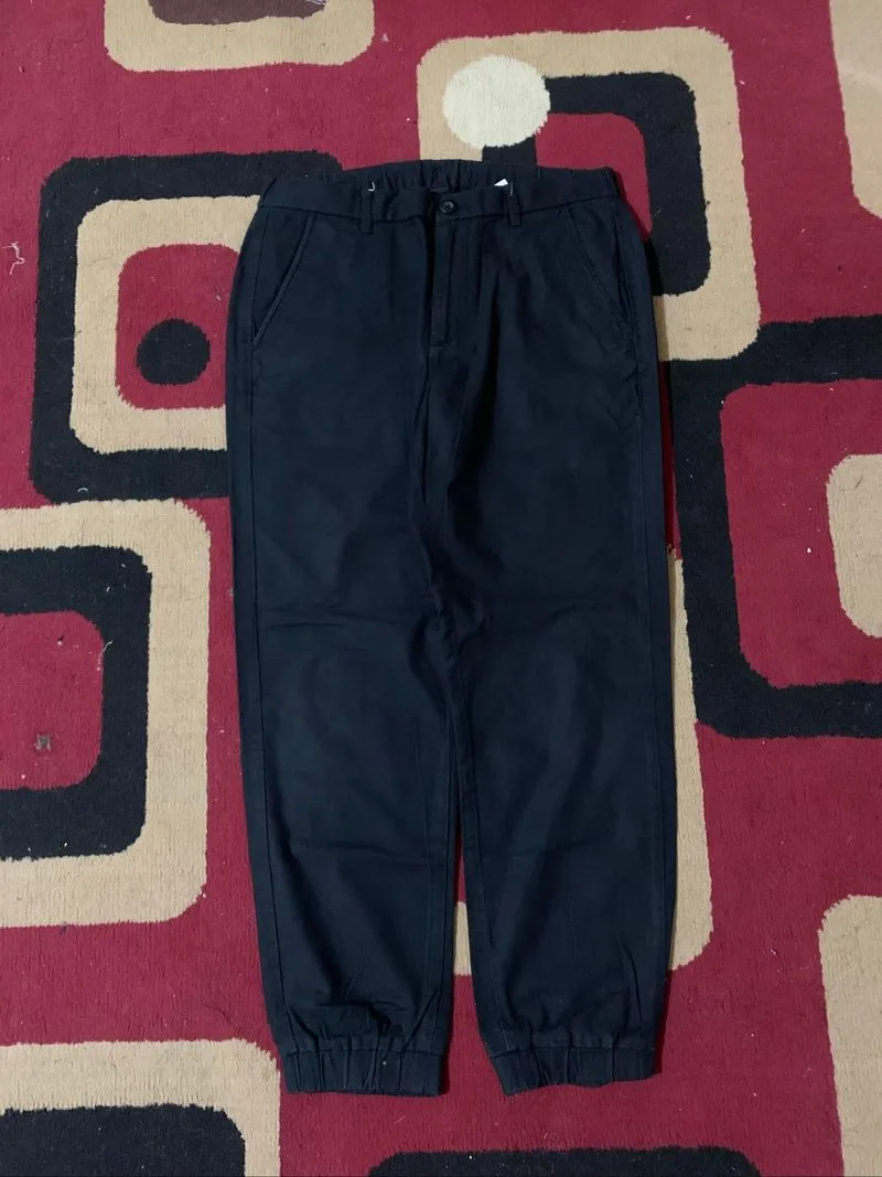 Uniqlo Jogger Pants Black photo 1
