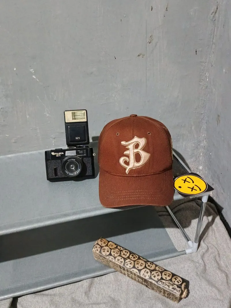 Topi cap inisial B airwalk brown  photo 1