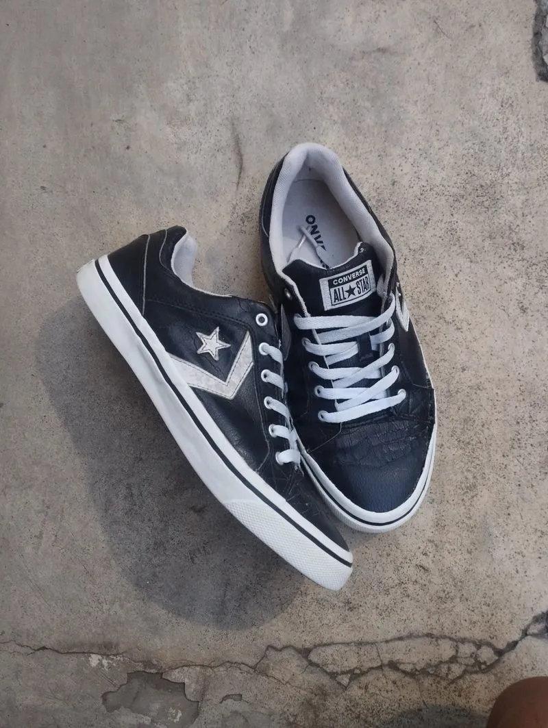 Converse Leather Low El distrito photo 1