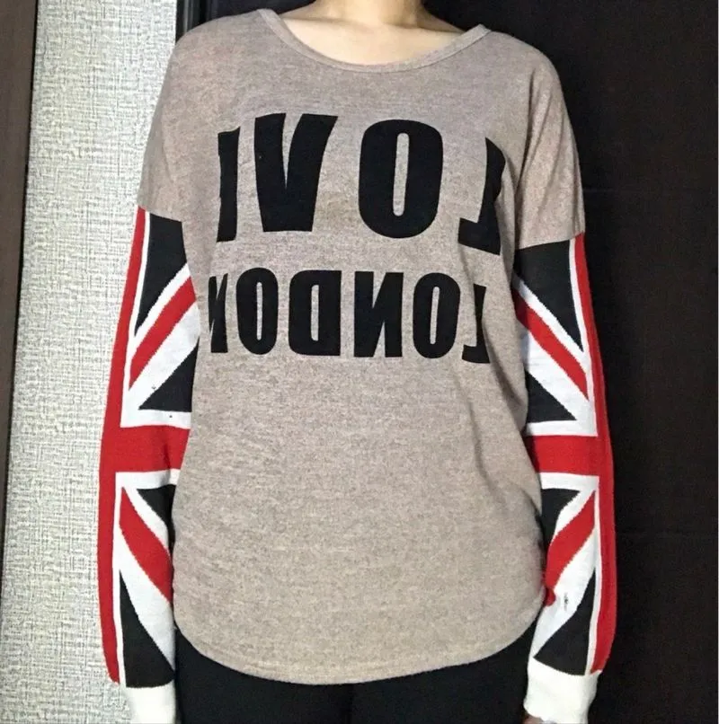 Sweatshirt London Typography Magnolia Premium Long Sleeve photo 1