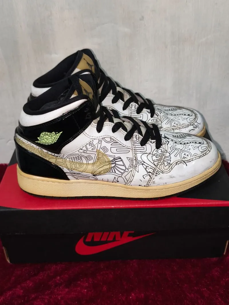 Nike Air Jordan 1 Mid SE DIY size 40 photo 1