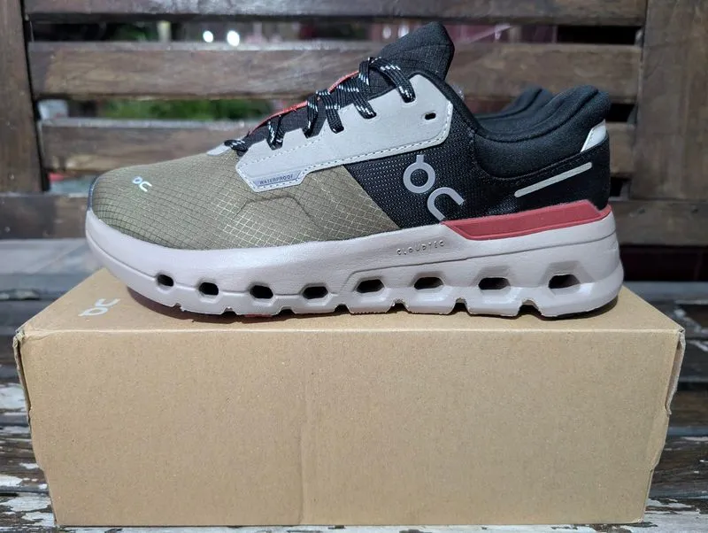 ON Cloudtec on Running waterproof photo 1