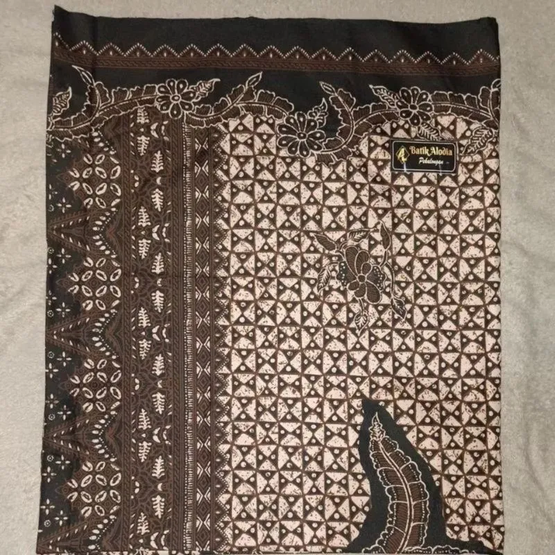BATIK ALODIA Sarung Pria Cokelat Tua Bunga Batik photo 1