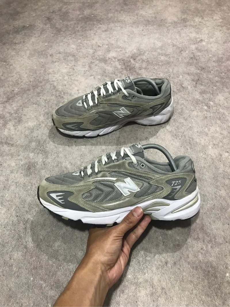 New Balance 725 Grey photo 1