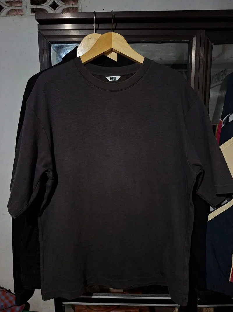 Uniqlo Arism Strieps oversize photo 1