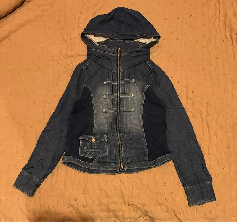 BACKS denim jacket in indigo featuring a distinctive Napoleo photo 1