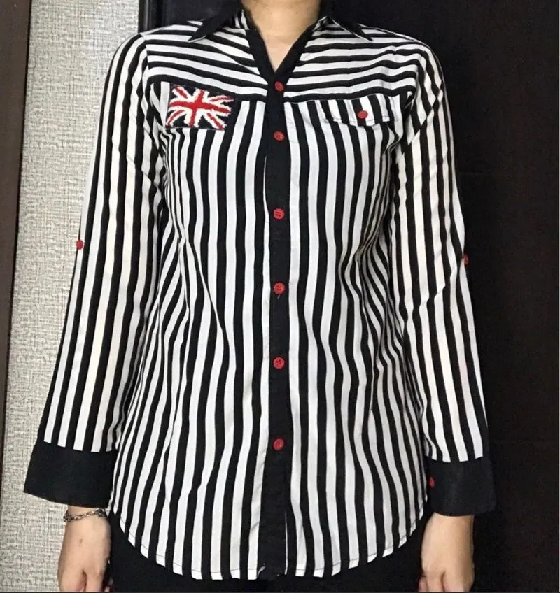 Kemeja Stripes Hitam Putih Salur Emblem Union Jack & Kancing photo 1