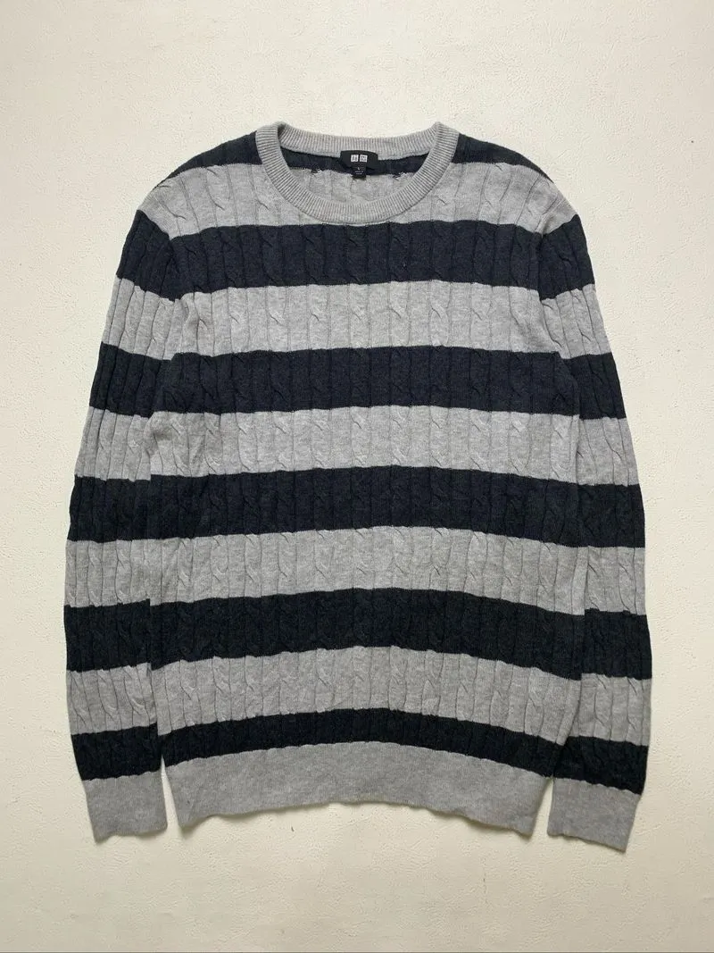 Uniqlo Cable Knit photo 1