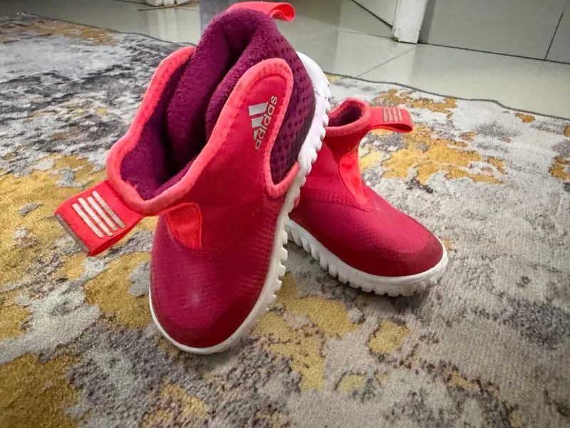 Sepatu anak photo 1