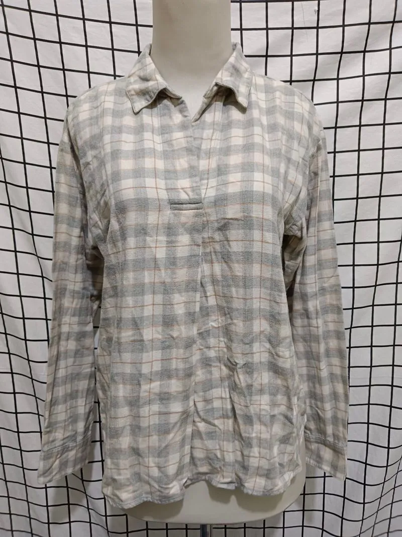 Kemeja wanita flannel skipper abu-abu merk uniqlo size S photo 1