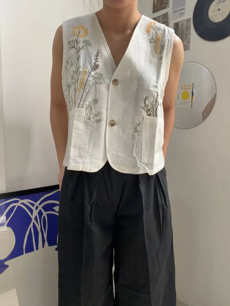 Vest Bordir Putih photo 1