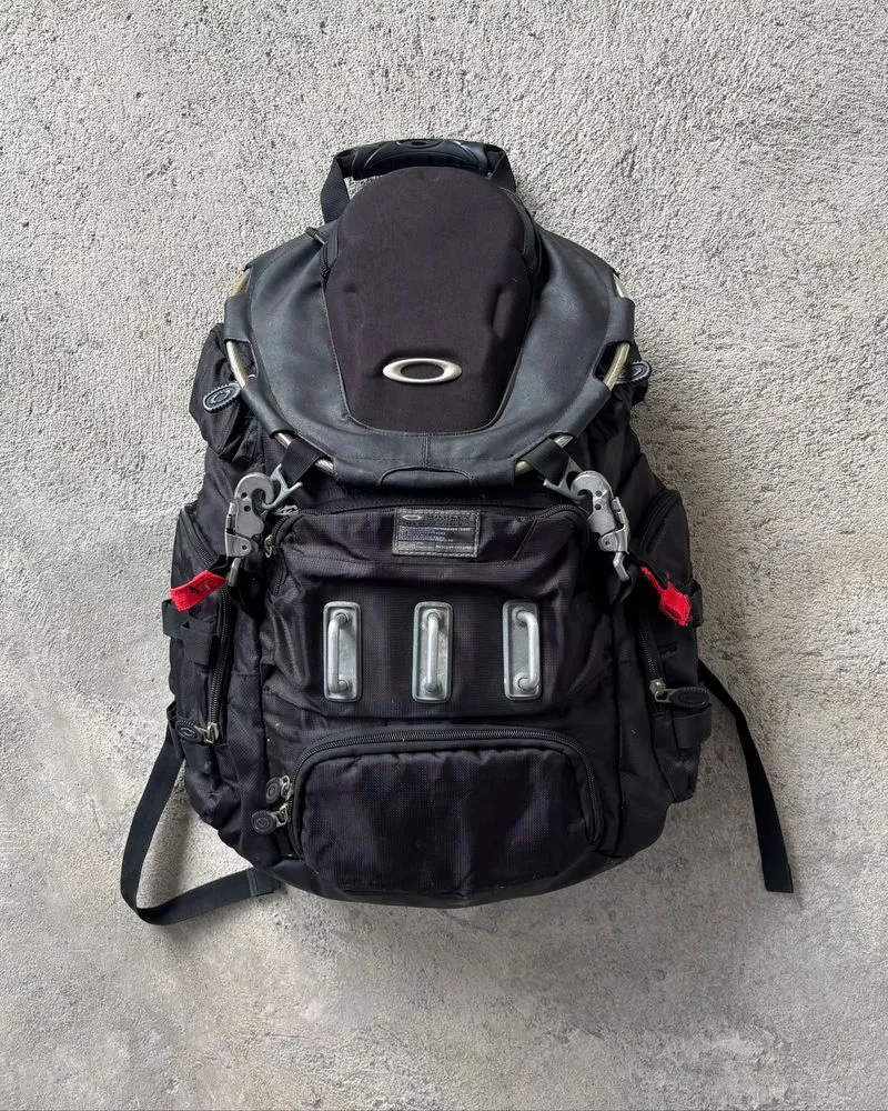Oakley Kitchen Sink Backpack photo 1