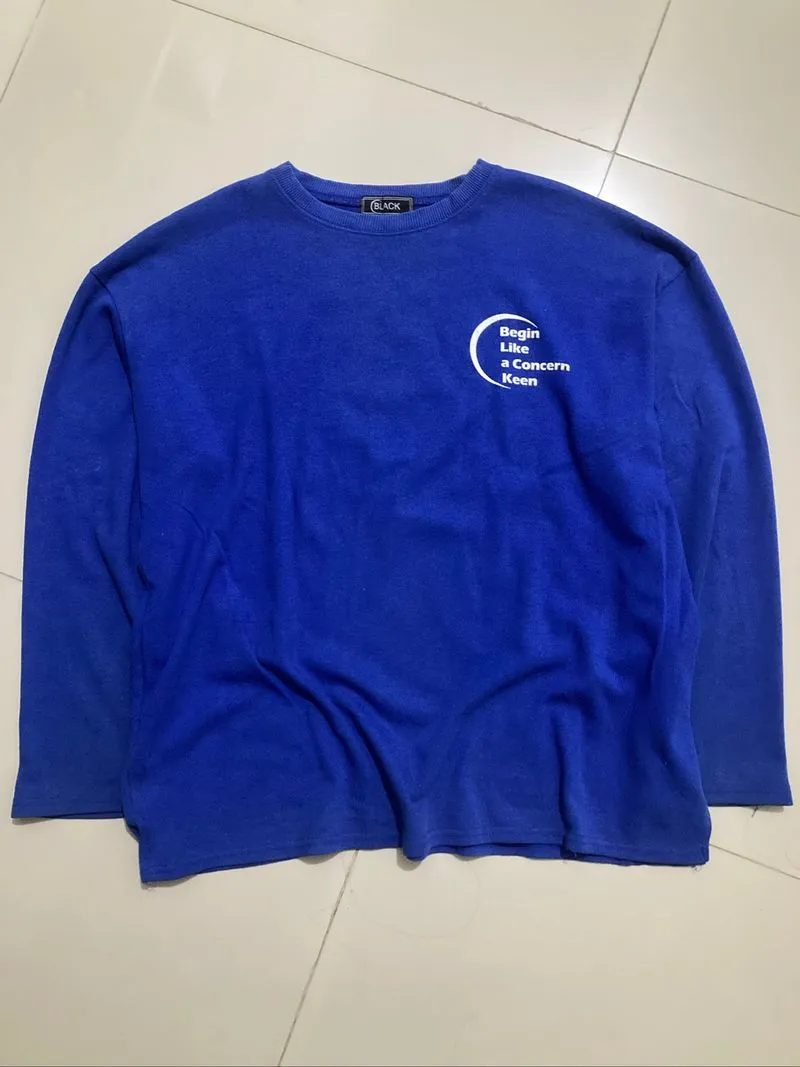 crewneck photo 1