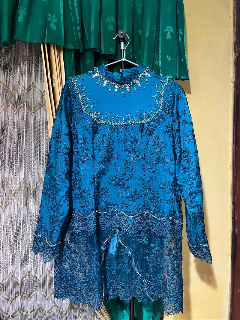 KEBAYA WISUDA  photo 1