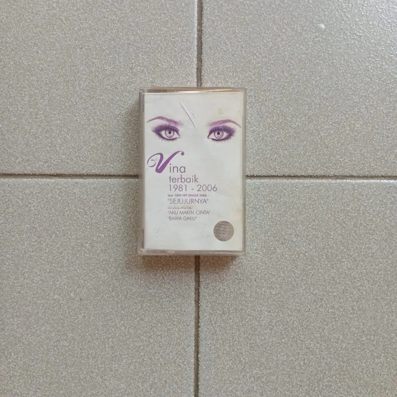 Kaset Pita Cassette Tape Vintage Vina Panduwinata Old Retro photo 1