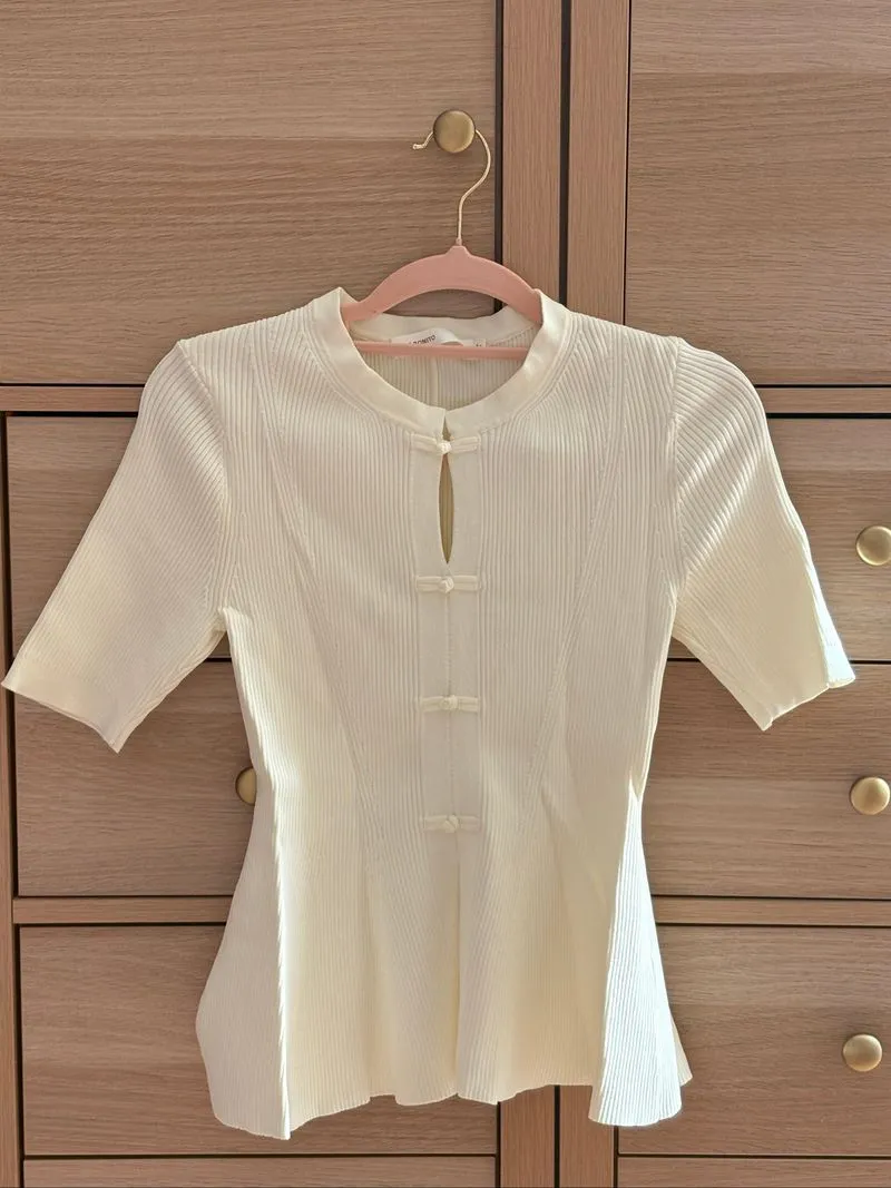 Top Love Bonito size S warna cream photo 1