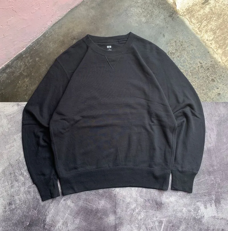 Uniqlo Muslim Sweater Pria black photo 1