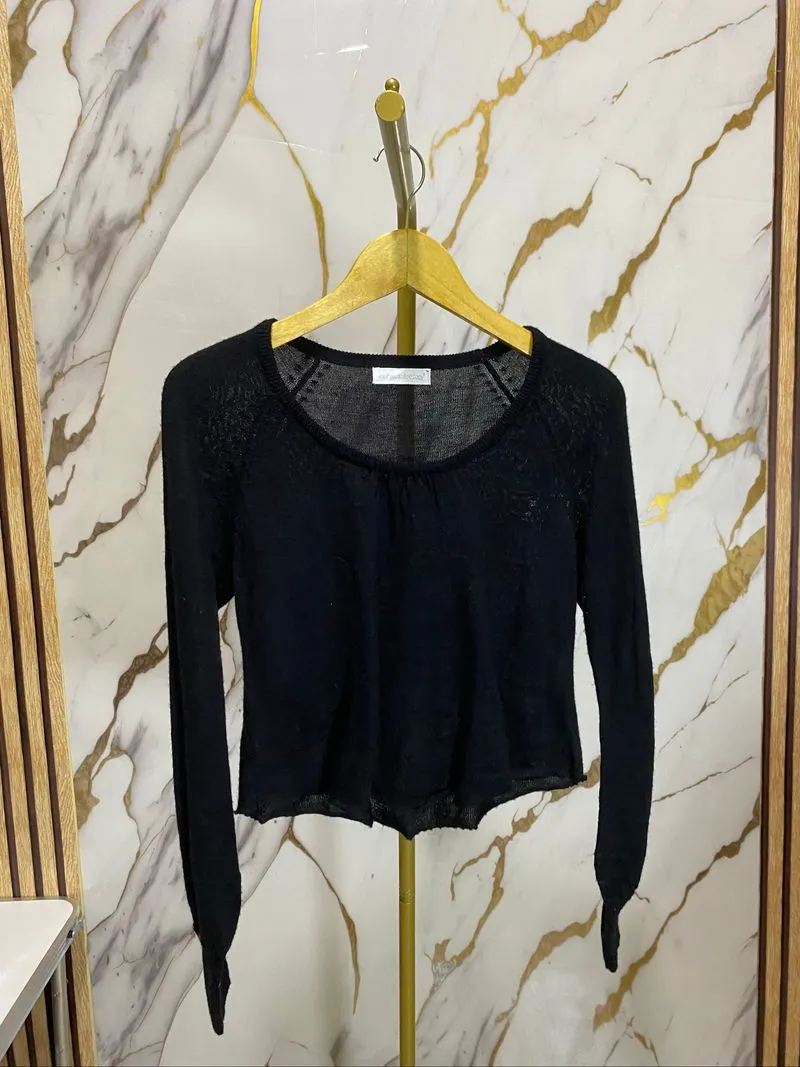 Crop Top Hitam photo 1