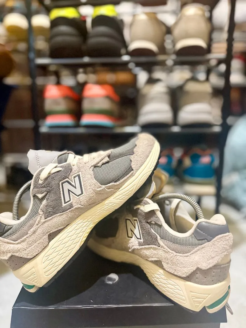 New Balance 2002R photo 1