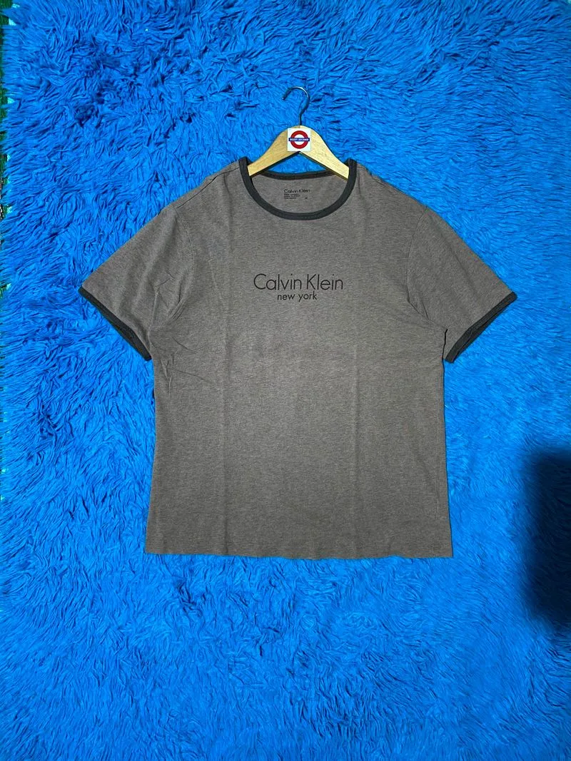 KAOS (T-SHIRT) CALVIN KLEIN. photo 1
