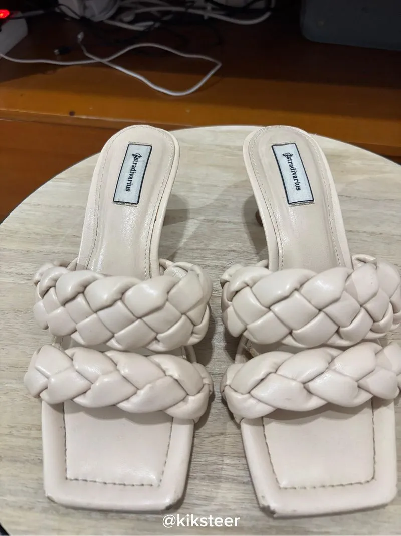 Stradivarius Heeled Sandals with Padded Braid Original photo 1
