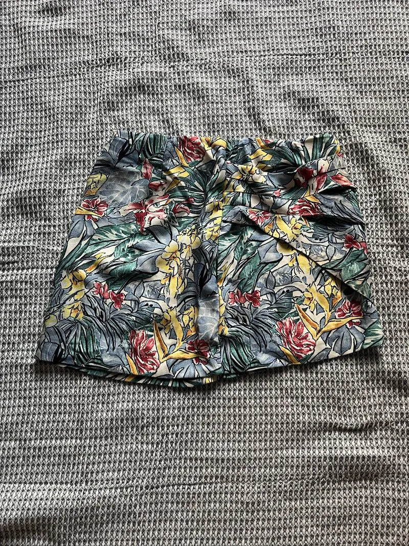 tropical beach asymmetric short skirt | vintage photo 1