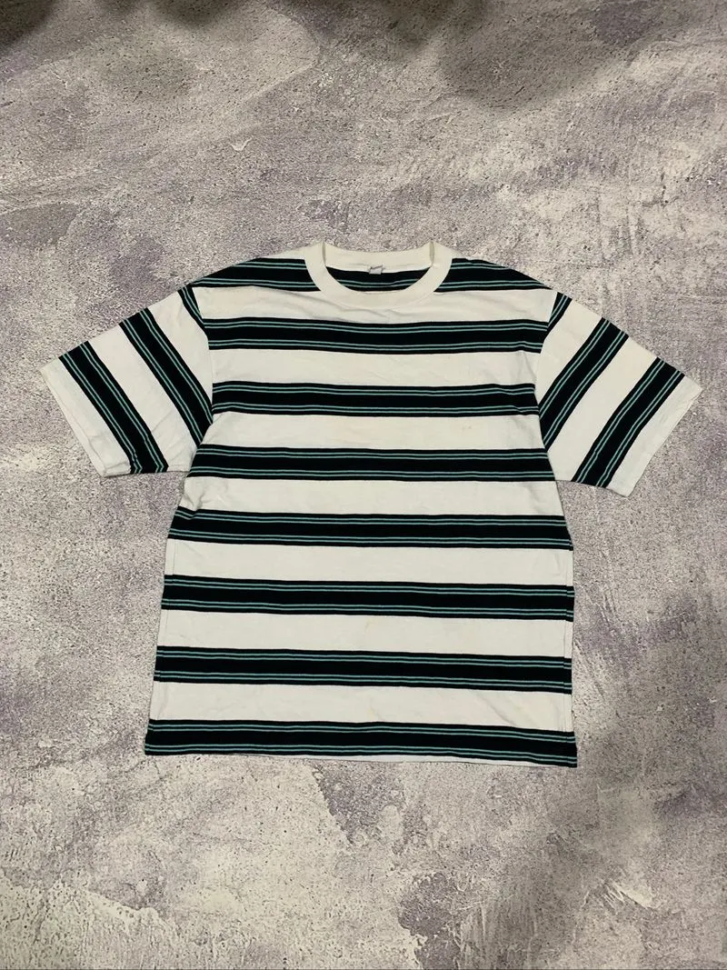 UNIQLO STRIPE TSHIRT photo 1