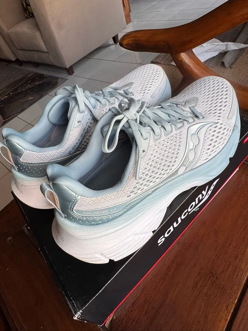 Saucony guide 17 women road running photo 1