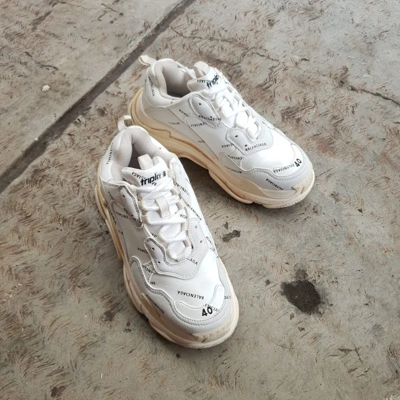 SEPATU BALENCIAGA TRIPLE S WHITE ORIGINAL photo 1