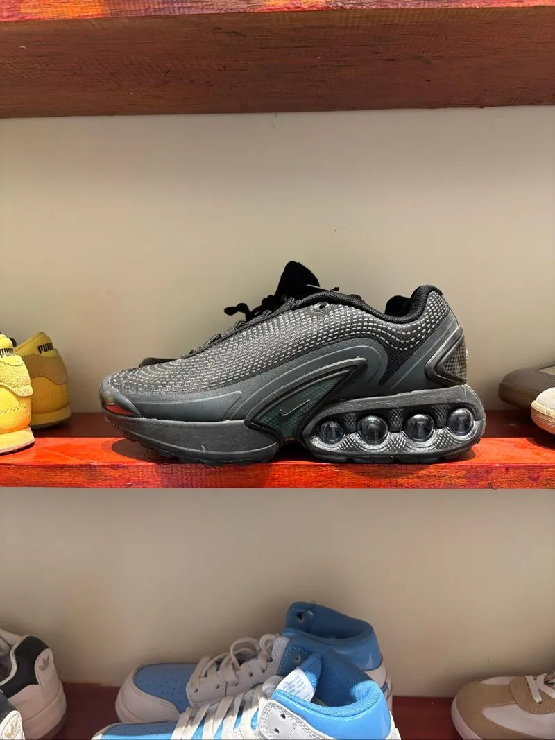 Sepatu Nike Air Max DN 'Black Dark Grey' photo 1