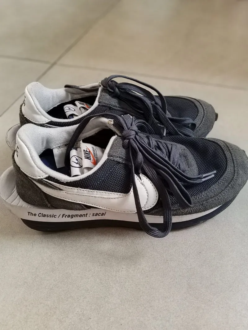 Sepatu nike sacai size 41 photo 1