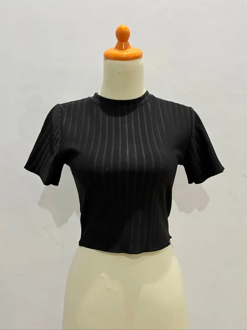 Atasan Hitam | Fitted Black Tee photo 1