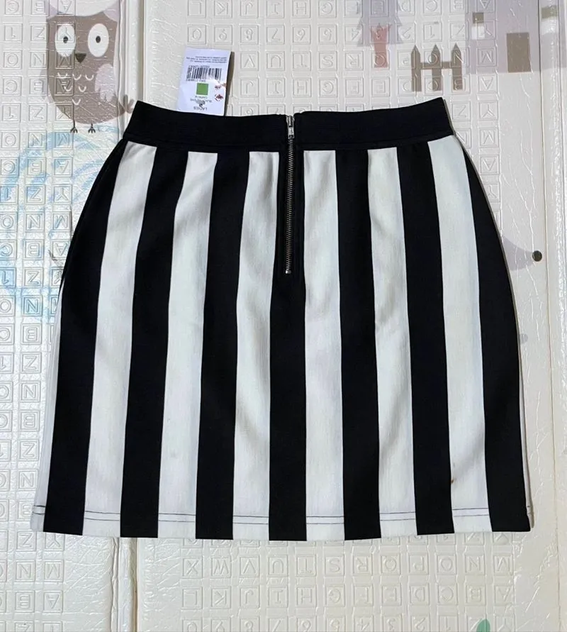 Mini skirt motif salur photo 1