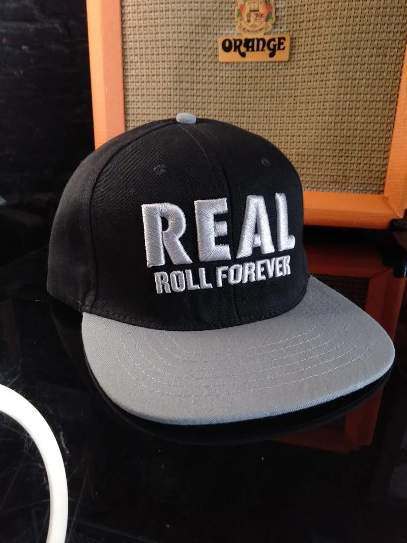 Real skateboard Hat photo 1