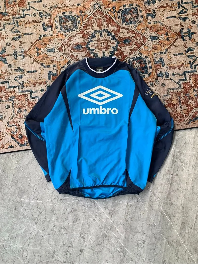 V-neck Vintage Umbro  not carhartt stussy tnf umbro nike adi photo 1