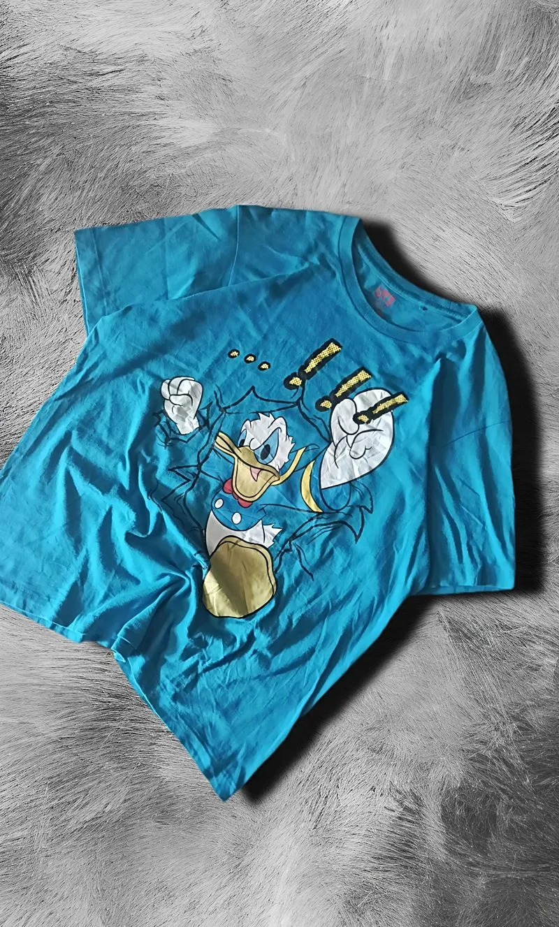 UNIQLO UT x Disney Donal Duck Kaos Cotton Size L Like New photo 1