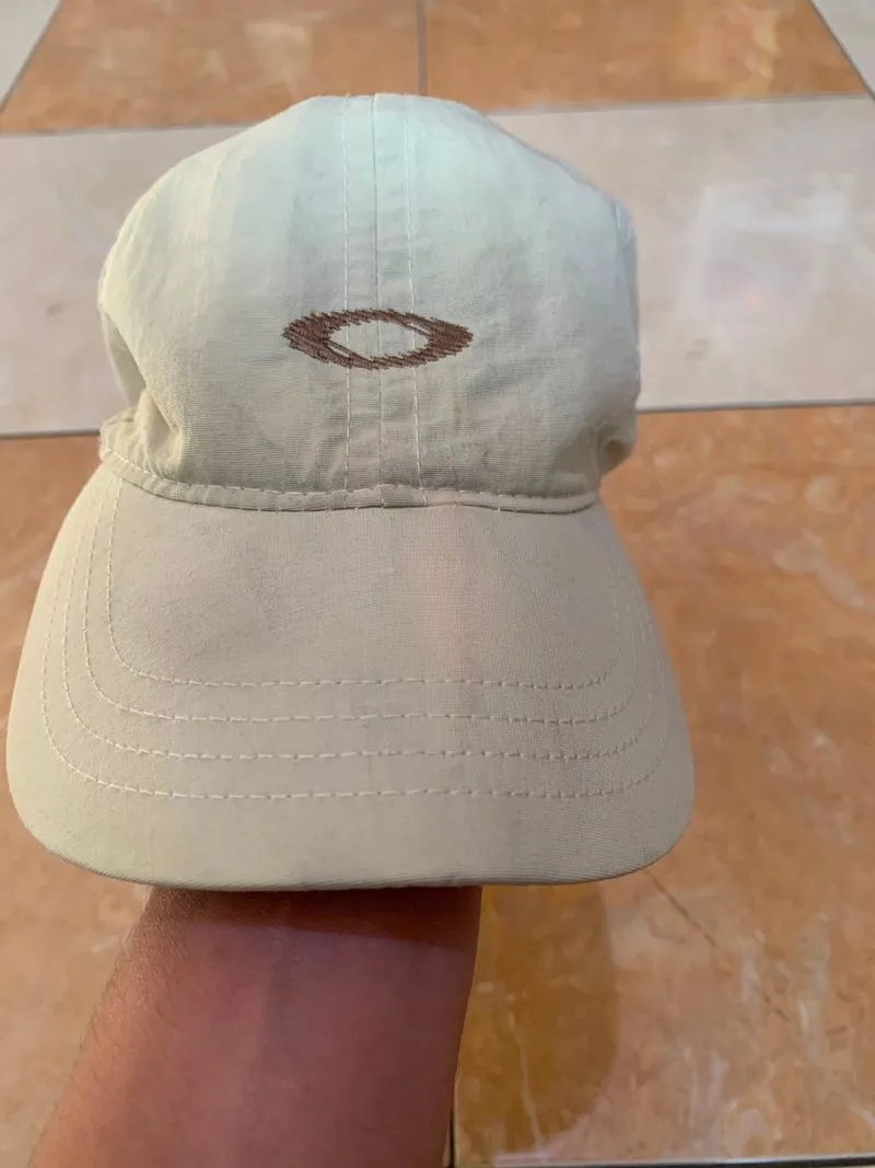 Oakley hat photo 1
