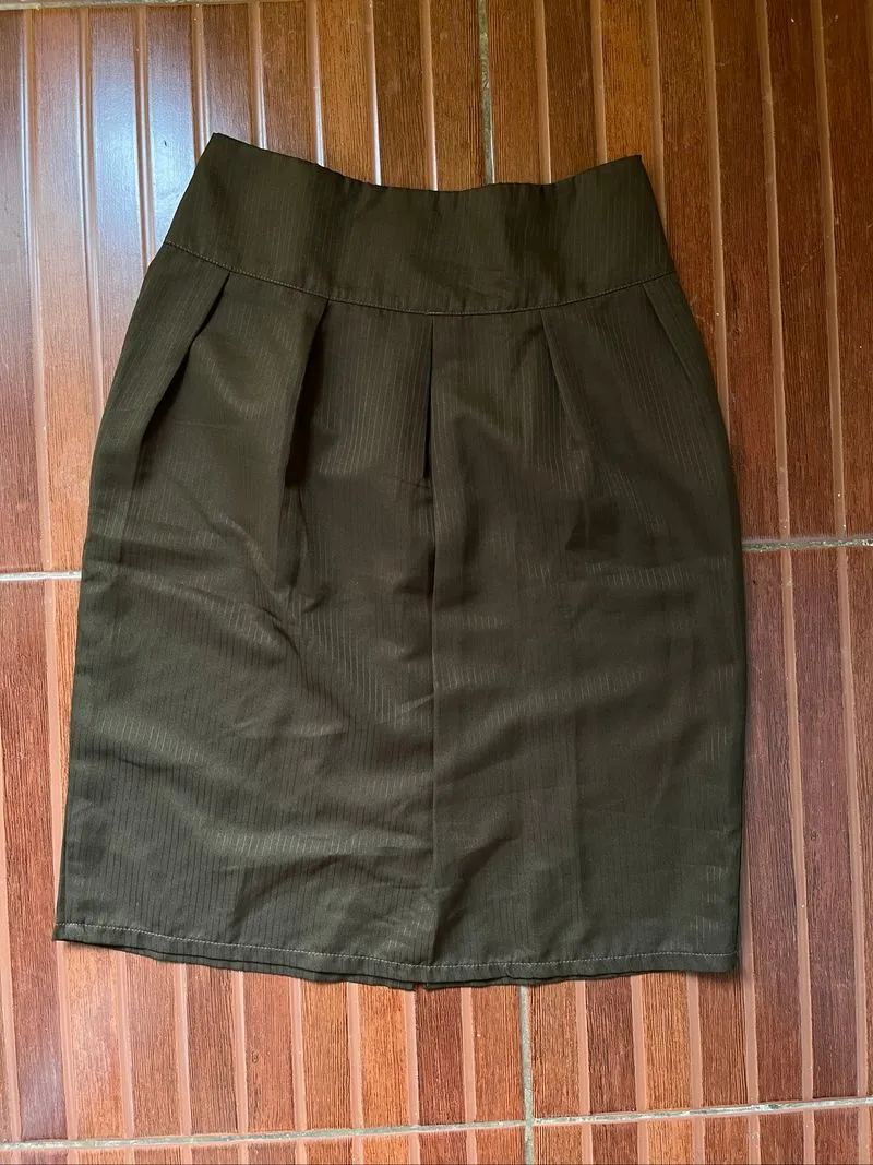 Grandma short skirt 4 photo 1