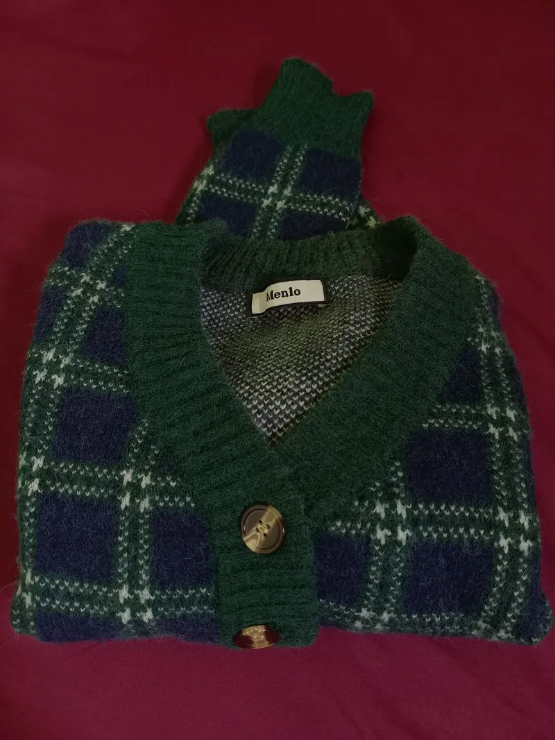 Cardigan photo 1