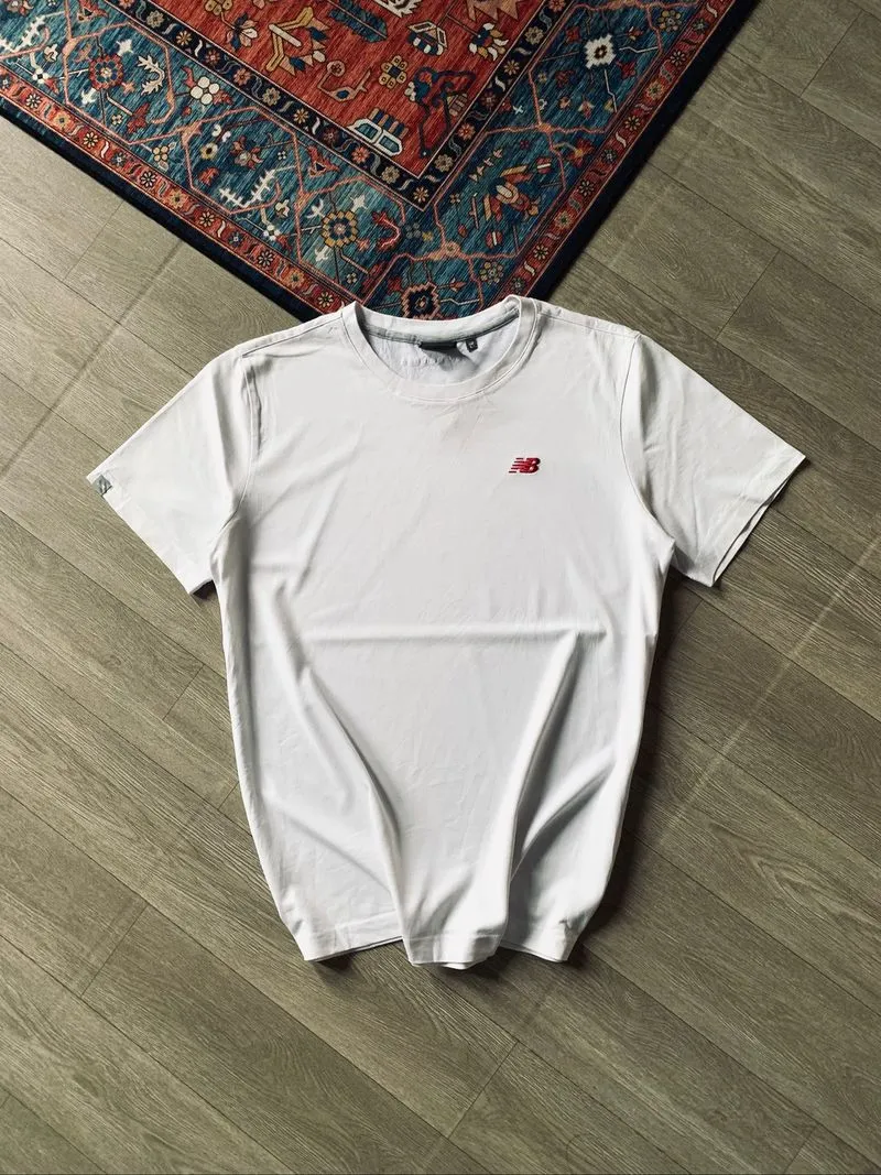 New balance tshirt  photo 1