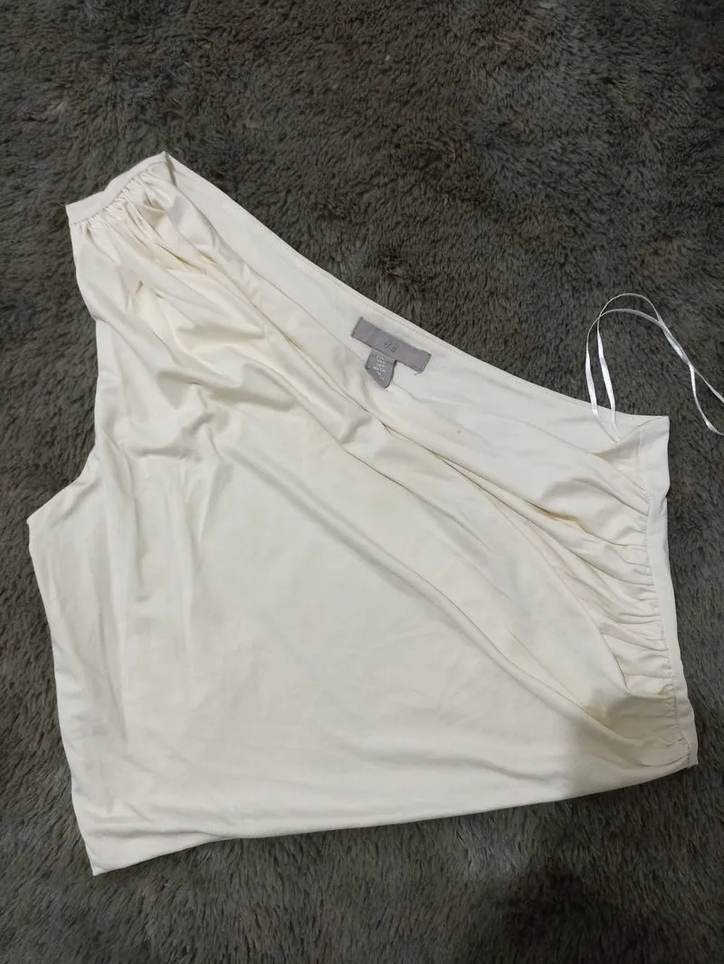 H&M Minimalist Casual Crop top Wanita cream photo 1