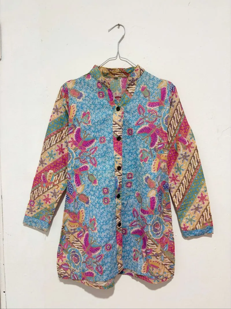 Kemeja Batik Panjang Biru Pink Motif Floral photo 1