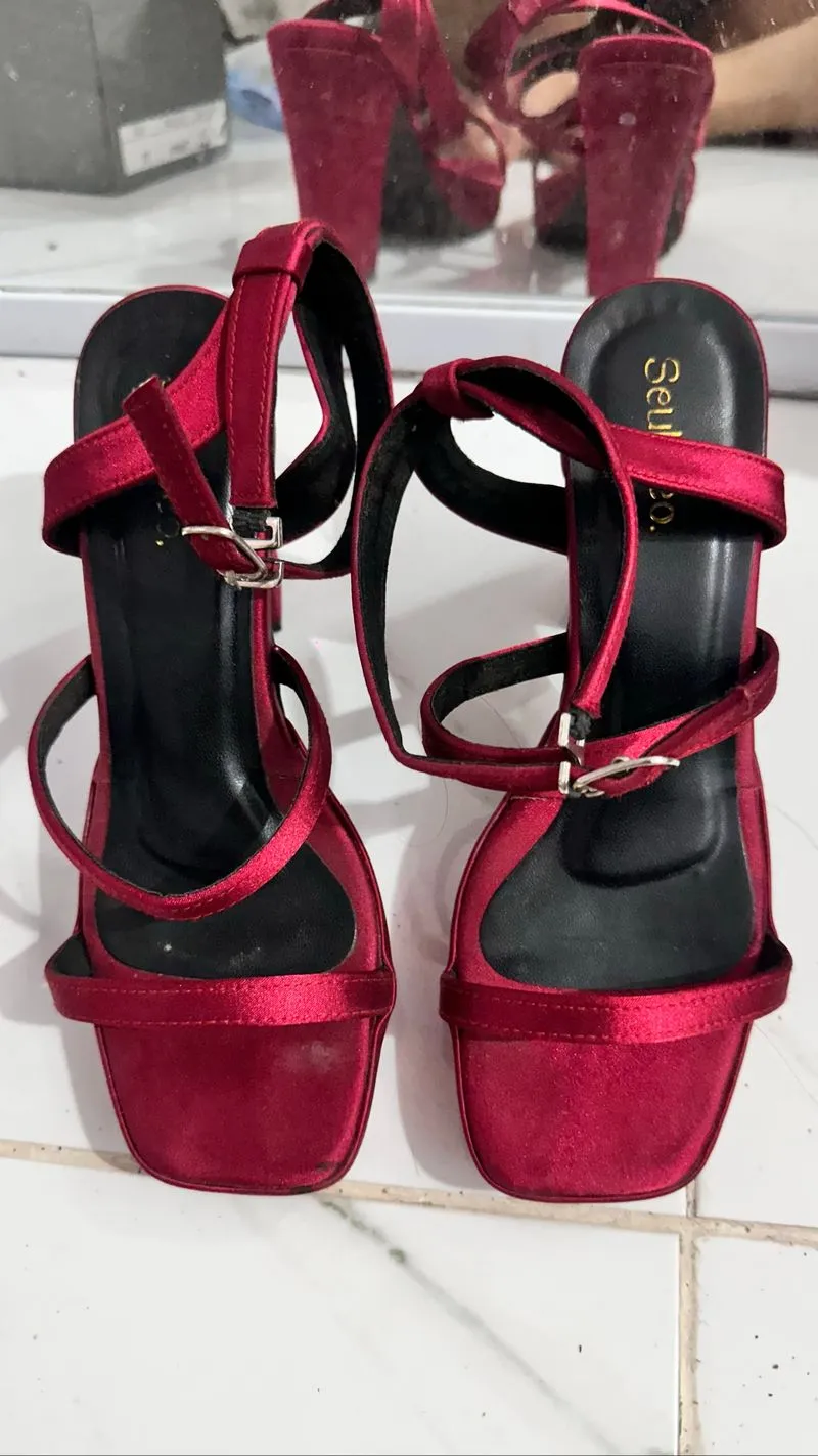 Heels satin merah photo 1