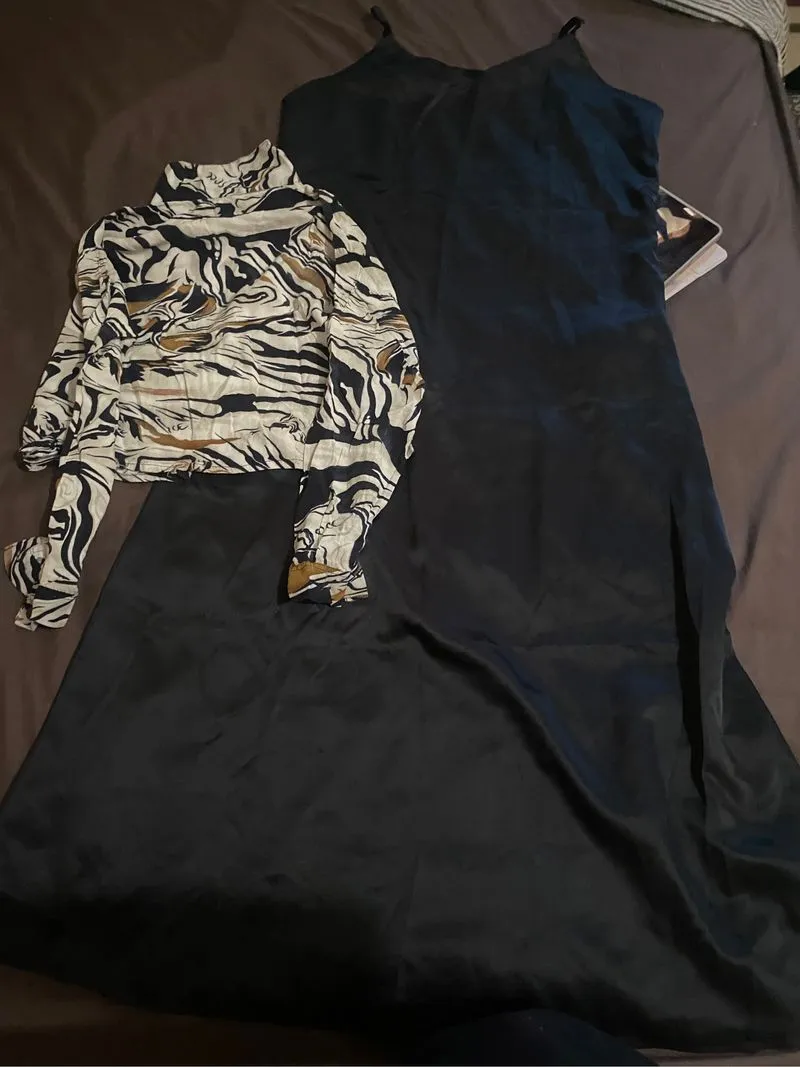 Setelan kemeja dan dress hitam wanita photo 1