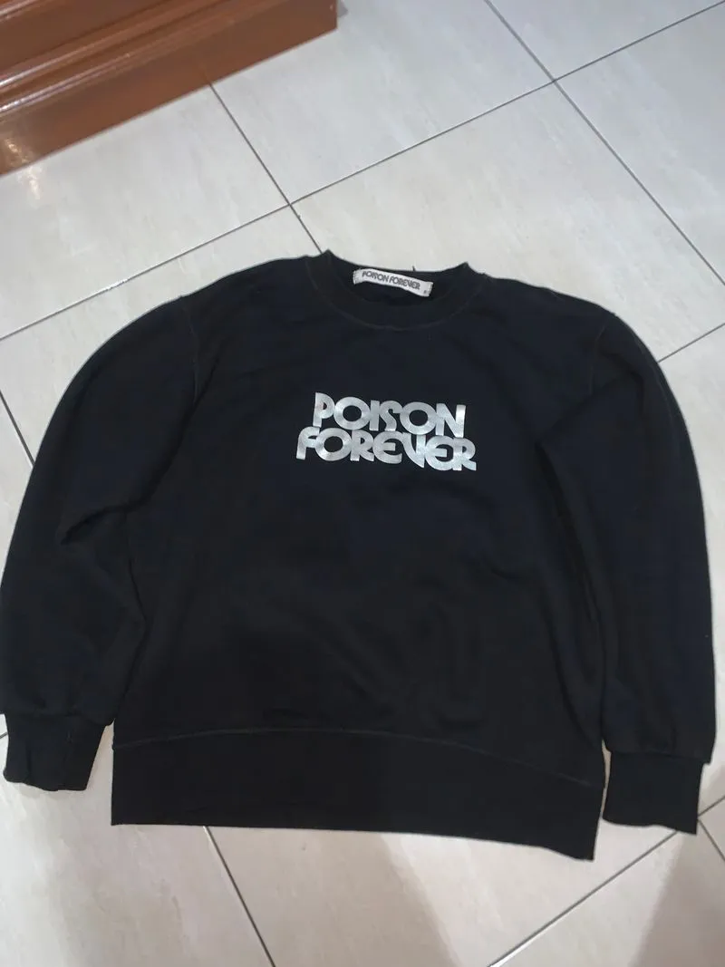 Minimalist Sweatshirt Pria black photo 1