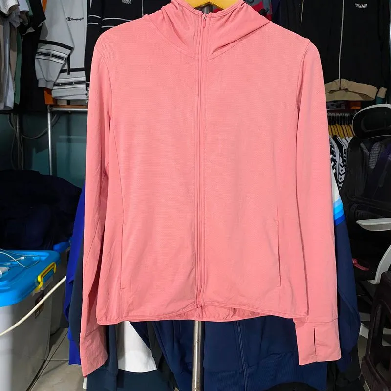UNIQLO AIRSM MESH HOODIE  SIZE L photo 1