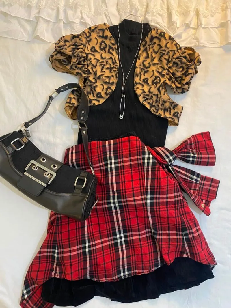 NANA set osaki set leopard tops+red shirts+skirt photo 1